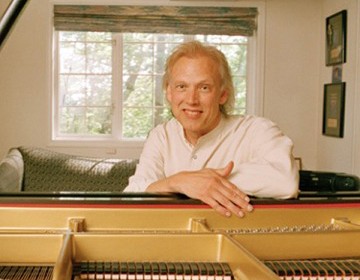 Pianist and composer David Lanz